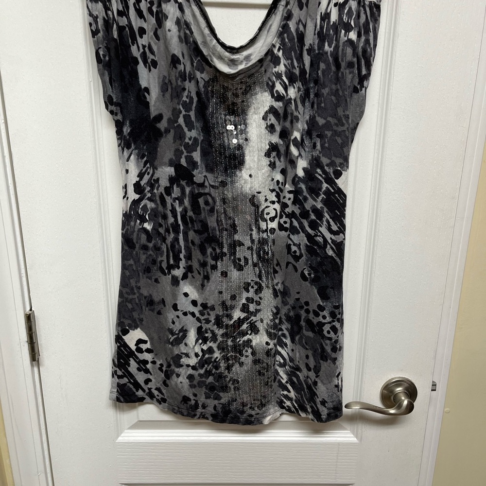 Black and white top with sparkle